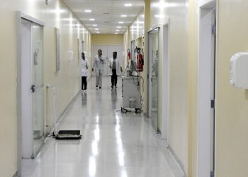 Paciente com superbactéria é isolado em hospital do DF