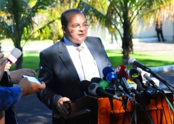 ‘Todos nós sabemos que não vai dar em nada’, diz governador do DF sobre greves de servidores