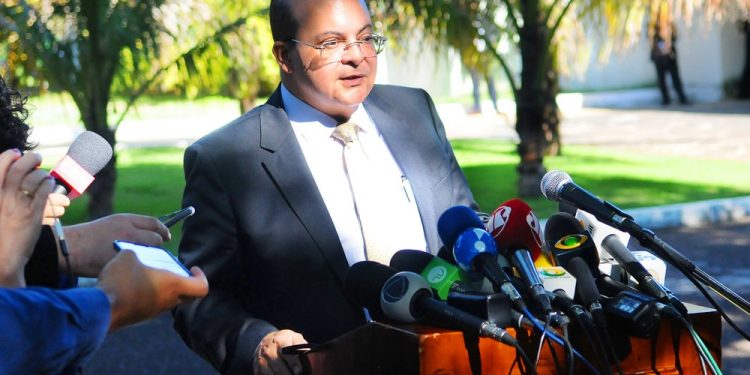 ‘Todos nós sabemos que não vai dar em nada’, diz governador do DF sobre greves de servidores