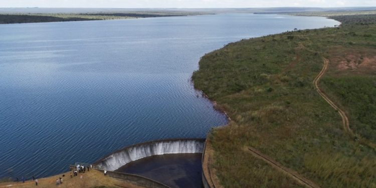 Barragem transborda em Santa Maria, Caesb avalia situação no DF