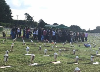 ‘Ela era com uma mãe para mim’, diz irmã de mulher atropelada ao lado de filha no DF