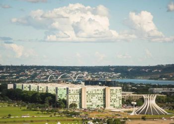 Governo deve bloquear mais uma parte do Orçamento devido à revisão do PIB