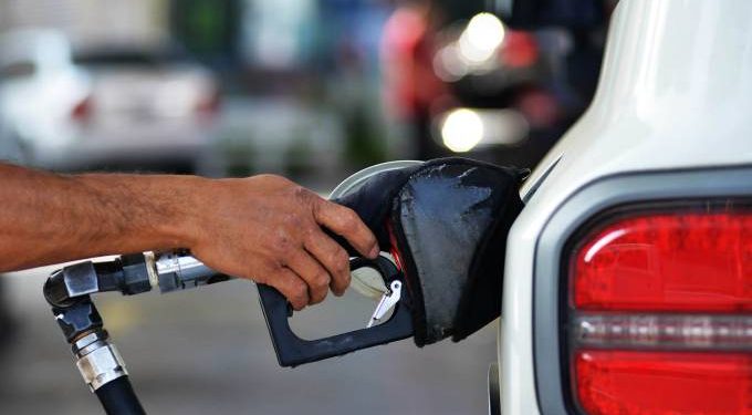 Governo estuda vender etanol das usinas direto para os postos