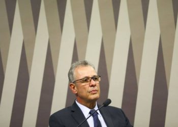Governo definirá modelo para capitalizar Eletrobras em junho, diz ministro