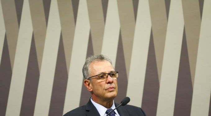 Governo definirá modelo para capitalizar Eletrobras em junho, diz ministro