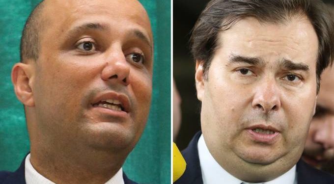 Bolsonaro faz almoço de reconciliação entre Maia e o líder Vitor Hugo