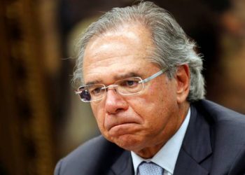 ‘Buraco negro fiscal’ deixa país fadado à baixa expansão, diz Guedes