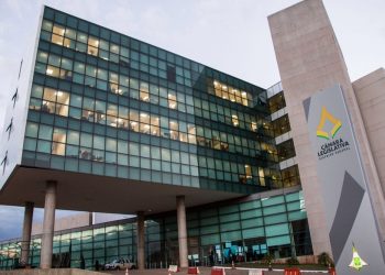 Após reunião, distritais e GDF não chegam a acordo sobre cancelamento do FAC