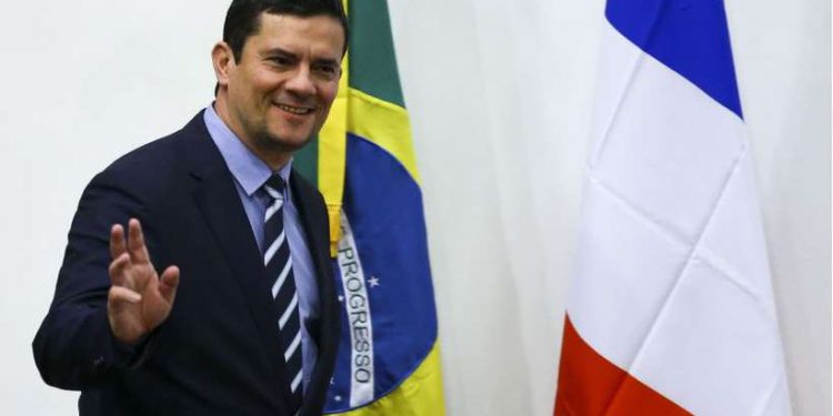 Corregedor de Justiça manda arquivar pedido contra Moro em caso Lula