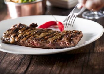 Saiba como reduzir a carne vermelha sem perder os nutrientes