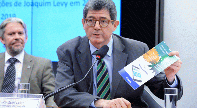 Governo precisa decidir o que quer do BNDES, diz Levy sobre FAT