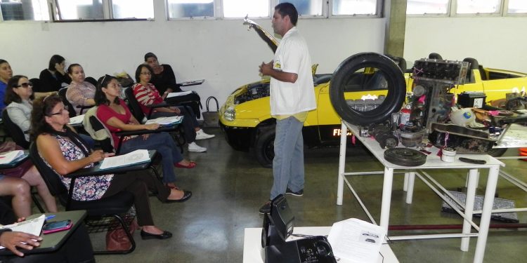 Detran-DF abre 30 vagas para curso gratuito de noções de mecânica