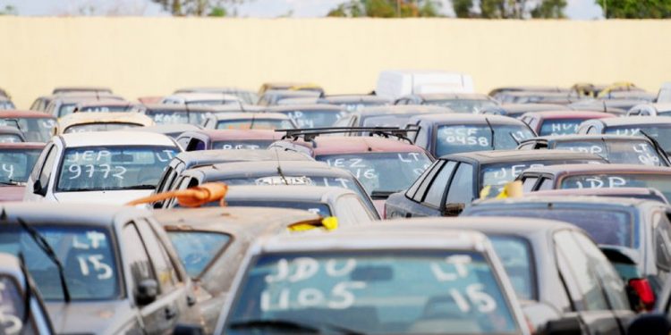 DER faz leilão de veículos no DF