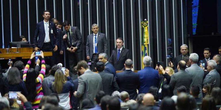 Bolsonaro diz que indicará um ministro ”terrivelmente” evangélico ao STF