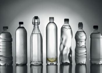 Água alcalina não cura nada e nem devolve a juventude