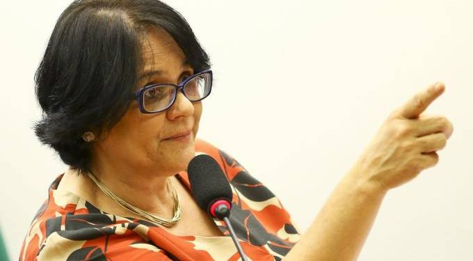 É tão natural, tão óbvio, diz Damares sobre ministro evangélico no STF