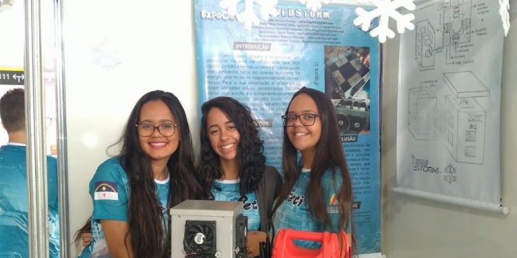 Estudantes do DF criam ‘micro-ondas ao contrário’ capaz de gelar bebidas em até um minuto