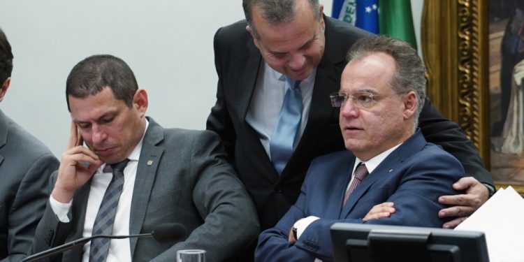 Após vitória em Comissão, Governo corre contra o tempo para votar reforma no plenário