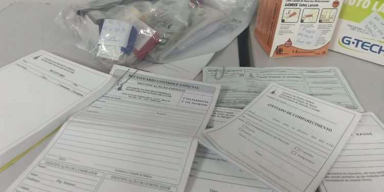 Caso Ruby: polícia apreende receitas e atestados médicos em casa de ex-servidora da Saúde do DF