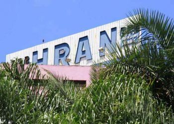 Pacientes usam lenço umedecido na falta de água quente em chuveiro do HRAN