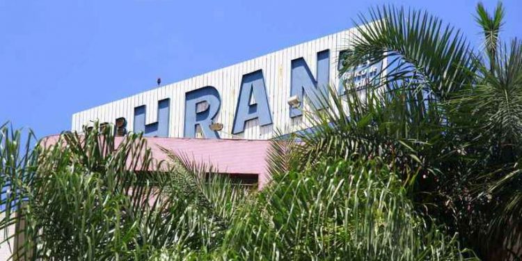 Pacientes usam lenço umedecido na falta de água quente em chuveiro do HRAN