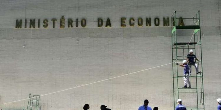 Ministério da Economia zera tarifas para importação de medicamentos