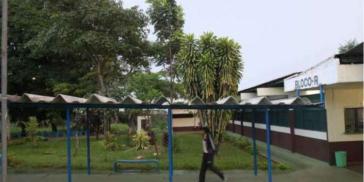 Parceria com embaixada leva aulas de espanhol a alunos de Brasília