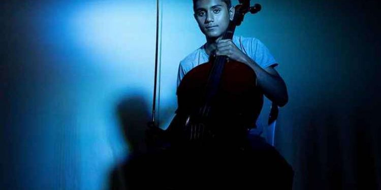 Exposição ‘Som da esperança’ retrata orquestra sinfônica infantil do Itapoã