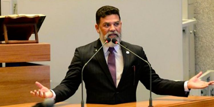 Deputado distrital gasta em um mês gasolina suficiente para ir do DF até a Colômbia