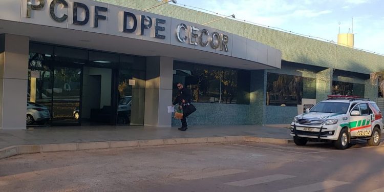 Operação mira ex-servidores suspeitos de desviar dinheiro de presos no DF