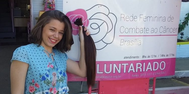 Crianças e adolescentes dão lições de solidariedade e doam cabelos para pacientes com câncer no DF