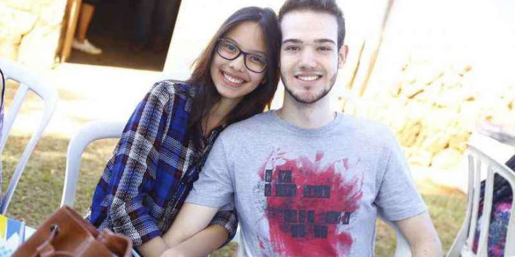 Livro físico ainda tem lugar cativo entre leitores