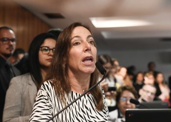 Maioria dos brasileiros apoia distribuição pelo SUS de remédios feitos de cannabis, diz DataSenado