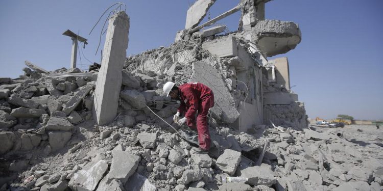 Mais de 100 mortos em ataque aéreo saudita no Iêmen