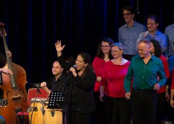 Embaixada do Brasil em Berlim boicota coral que canta Chico Buarque