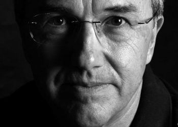 “Legado da escravidão precisa ser combatido no Brasil”, diz Laurentino Gomes