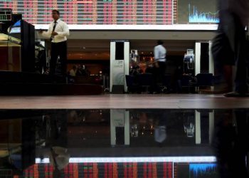 Ibovespa sobe 0,2% influenciado por valorização de ações da Petrobras