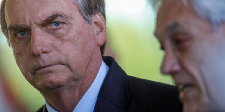 Bolsonaro agradece a Merkel por ajuda na Amazônia