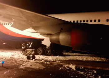 Aterrissagem de emergência de Boeing deixa 56 feridos na Sibéria