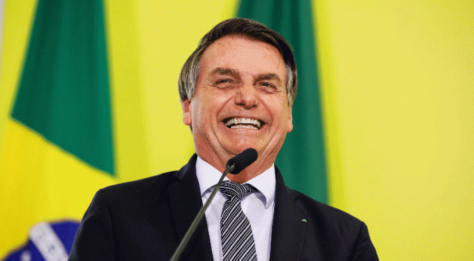 Governo monitora redes sociais e condiciona verba a apoio de parlamentares