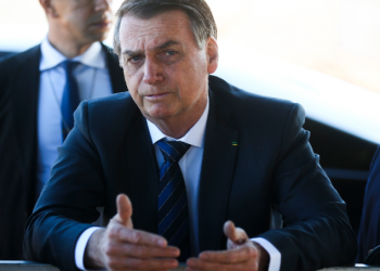 Alguém perderá a cabeça, diz Bolsonaro sobre troca de acusações no governo
