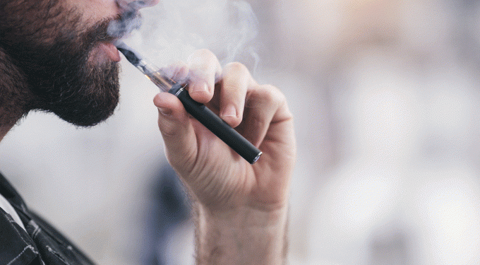 Sobe para 12 o número de mortes nos EUA por cigarros eletrônicos