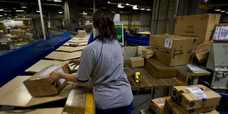 Governo anuncia plano para privatizar nove estatais