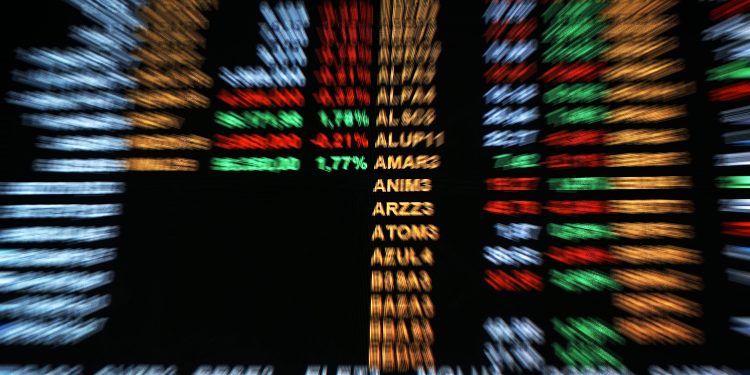 Crescimento do setor de serviços em julho indica melhora da economia no segundo semestre