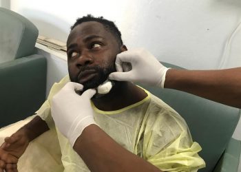 Senador do Haiti dispara contra manifestantes em frente ao Parlamento