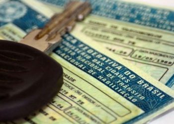 Alunos da rede pública do DF poderão fazer aulas teóricas de graça para tirar carteira de motorista