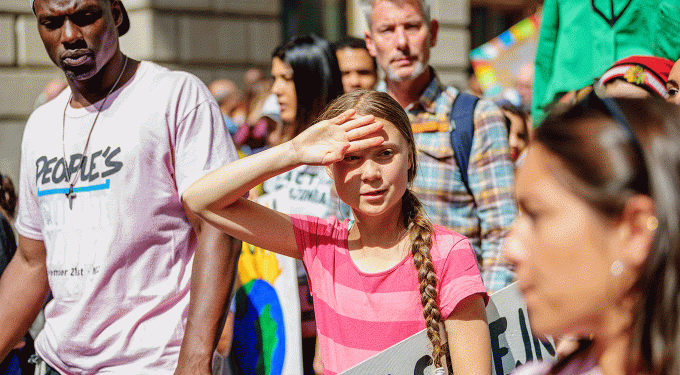 Greta Thunberg convoca novos protestos após ataques de negacionistas