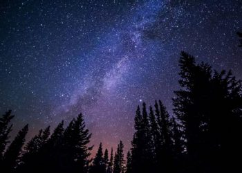 Nova tecnologia transforma céu noturno em fonte de eletricidade