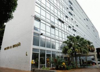 Maioria das universidades federais rejeita o Future-se, plano do MEC