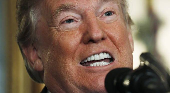 Trump explica sua pele ‘laranja’: a culpa é das lâmpadas econômicas